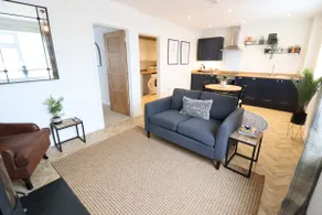 Stylish central cottage with wood burner - Image 2