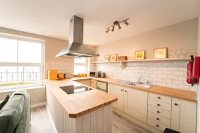 The Nest - Sea View Apartment - Image 2