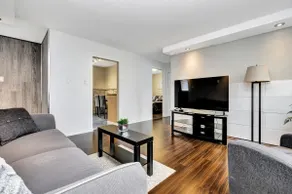 Renovated 2 Bdrm with Parking minutes to Downtown - Image 4