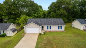 Spacious 3bd/2bath. Close to sports park - Image 2