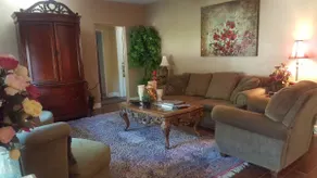 Lg Private apt Next to a beautiful park. Pets ok - Image 4