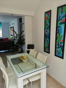 Immaculate and comfortable luxury home for families - Image 5
