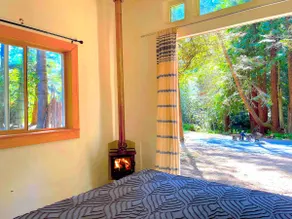 The Honeybear Cabin, Ocean-view Forest Retreat - Image 2