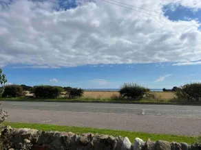 Pet-friendly cottage with sea view - Image 3