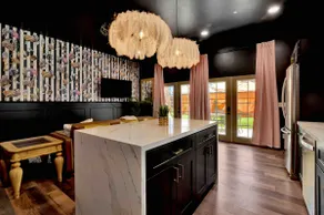 Whiskey Row's Animal House - Image 3