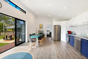 Pet Friendly | Modern Home 3 Mins to Beach - Image 3
