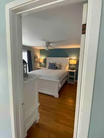 #3 Bright 1-Bdrm suite downtown with parking - Image 4