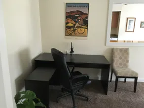 Cheerful Apartment in Downtown Arts District - Image 3