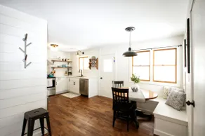 Beautifully Renovated Downtown Getaway - Image 5