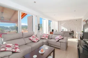 Bright and modern house - Image 4