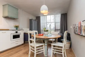 Atmospheric and luxurious apartment in an authentic building. - Image 5