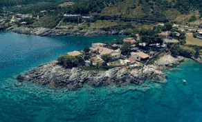 Floreica Maisonneta By the Sea. - Image 4