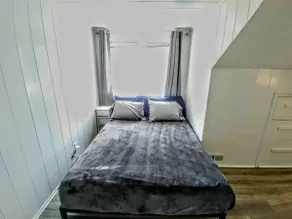 1BR Upstairs Apt Near 6th Ave | Clean + Easy Stay - Image 3