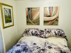 Charming 1 bedroom apartment close to downtown shopping, restaurants and beaches - Image 5