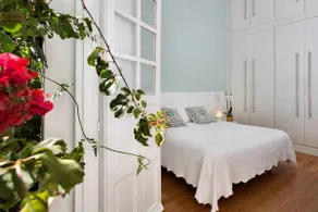 Contemporary apartment in the Old Town - Image 2