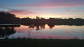 Small private country home with lake, spa, firepit - Image 3