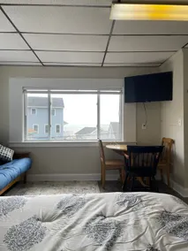 Ocean Breeze Studio Apt: Beachside Retreat - Image 2