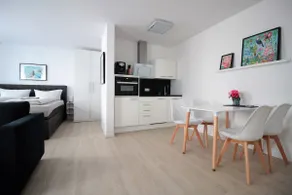 Modern Apartment in city center - Image 2