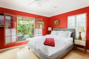 Posh 3-Luxury Huntington Gardens Home - Image 3