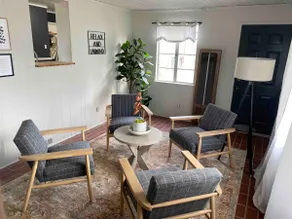 Charmingly cozy home in a prime Tulsa area. - Image 5