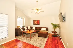 Stylish Private Home | Prime Downtown Plano Stay - Image 3