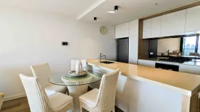 sub-penthouse with stunning view - Image 4