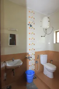 Comfortable home stay at Adyar, a prime location - Image 3