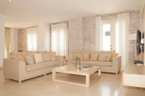 Modern 3 BR Old City Luxury Condo - Image 2