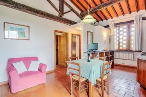A Vineyard Apartment Retreat - Image 3