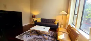 Stylish and spacious Shops at Legacy home - Image 2