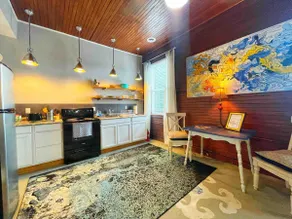 Steps to Hike& Dine! Sustainable 1-BR Apt Drifter - Image 2