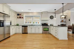 Condo with open concept is a place to call home - Image 3