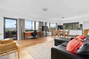Tranquil Retreat with Stunning Ocean/MountainViews - Image 2
