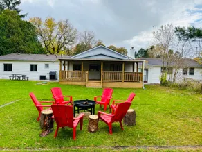 5-BR Home Near Toronto - Large Backyard & Fire Pit - Image 5