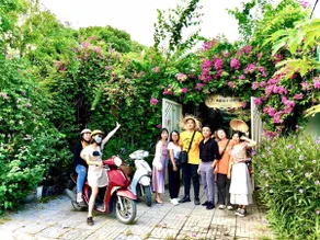 Ancient Wooden House-Two wooden rooms next to each other overlooking the garden - Image 2