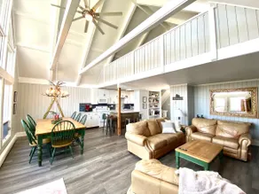 Cozy Charming Ski Chalet Sleeps 11 - Image 5