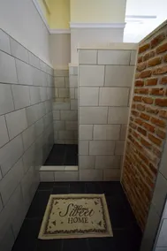 Comfort room - Image 3