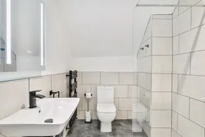 Hidden Gem-Open To Book-Super Location - Image 4