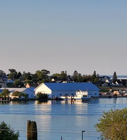 Lakeview Getaway with stunning sunrises - Image 4