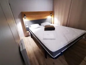2-bedroom cottage on a campsite - Image 4