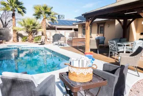 Remodeled Retreat near Red Rock & 15 min to strip - Image 3