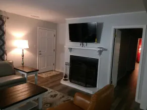 Lakeside Farmhouse - Image 3