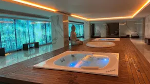Puerto Madero facing the water (Spa & pool) - Image 5