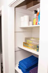 Newly Renovated 3BR |2 Full Baths | Full Kitchen - Image 2