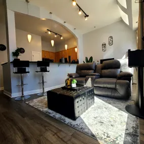 Lux D'town Gboro Loft/Parking, 5 min walk 2 Tanger - Image 4