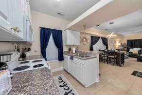5 minutes to Cherry point! Family-sized townhouse with fireplace & balcony  - Image 3