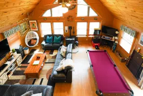 Cedar Log Cabin, Hot tub, Game room, Fireplace - Image 2