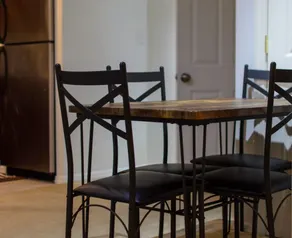 Spacious & Comfy One Bedroom w/ Private Entrance - Image 3