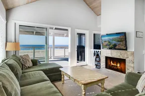 The Sand Castle - Beachfront House- Plenty of Outdoor Space- Oceanfront - Image 3