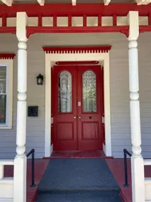 1890s Italianate | Bright & Spacious 2 BR Upstairs - Image 4